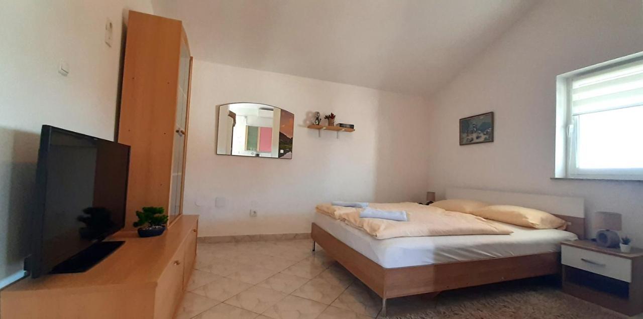 קרק Apartments Hajl מראה חיצוני תמונה