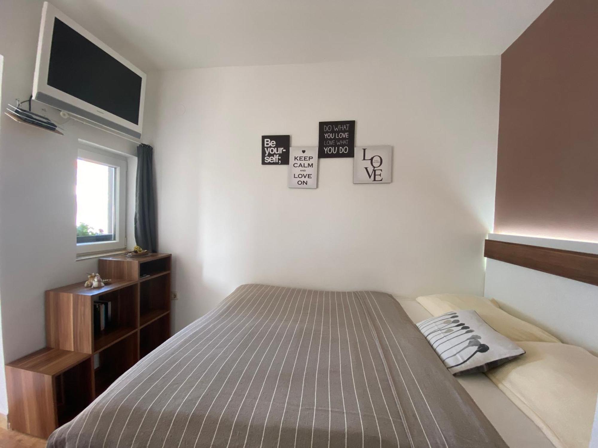 קרק Apartments Hajl מראה חיצוני תמונה