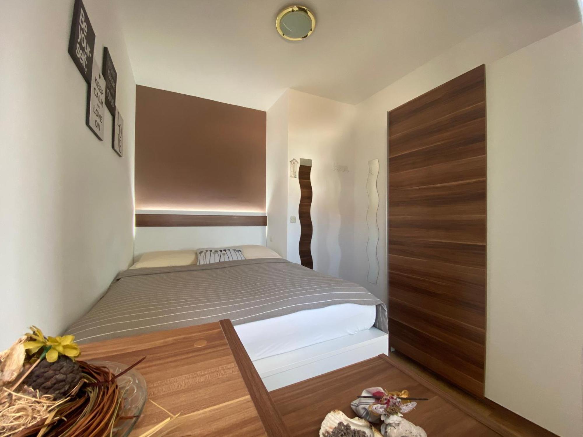 קרק Apartments Hajl מראה חיצוני תמונה