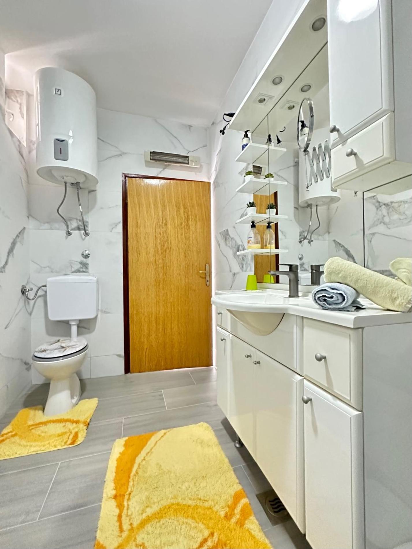 קרק Apartments Hajl מראה חיצוני תמונה