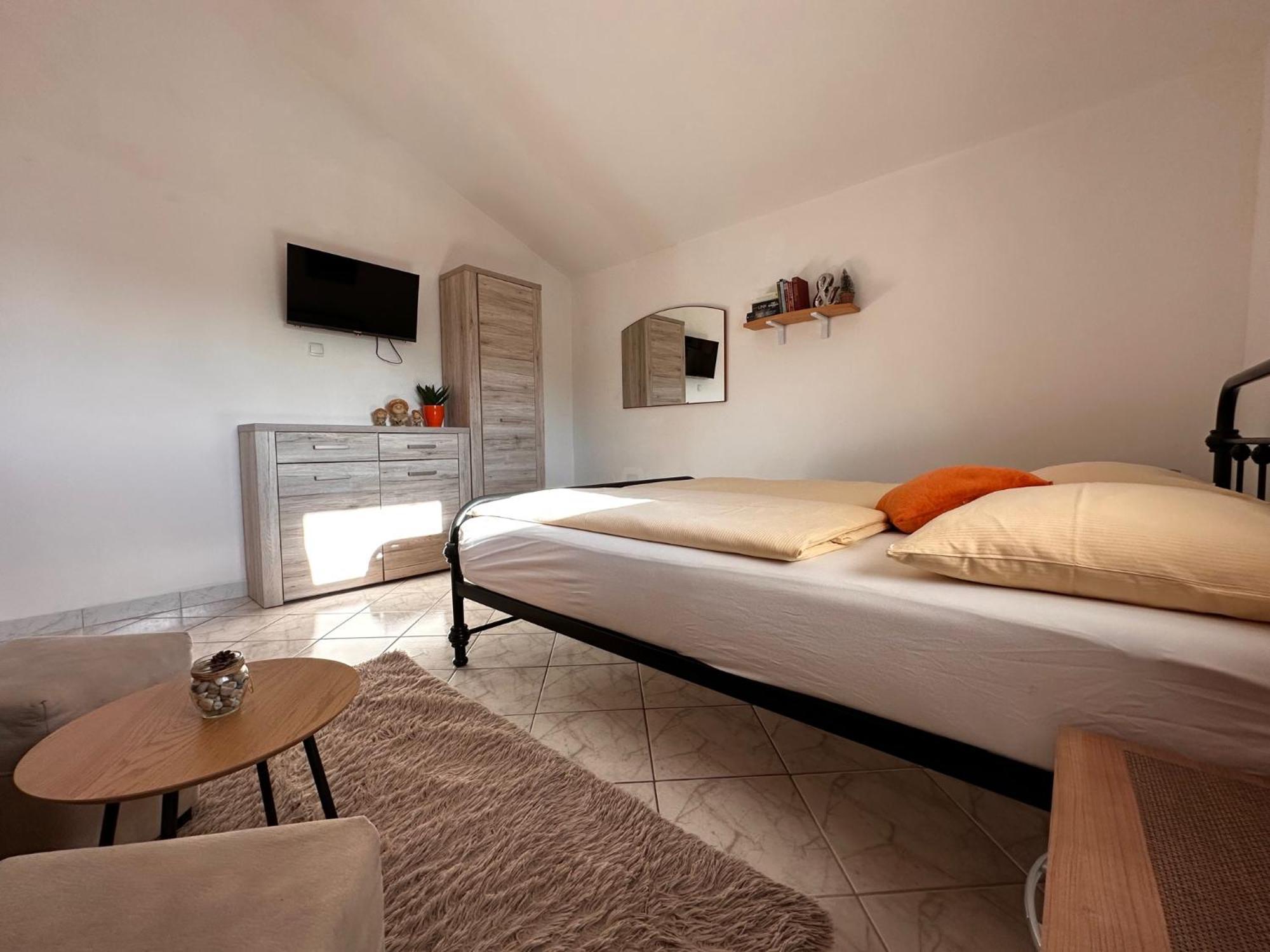 קרק Apartments Hajl מראה חיצוני תמונה