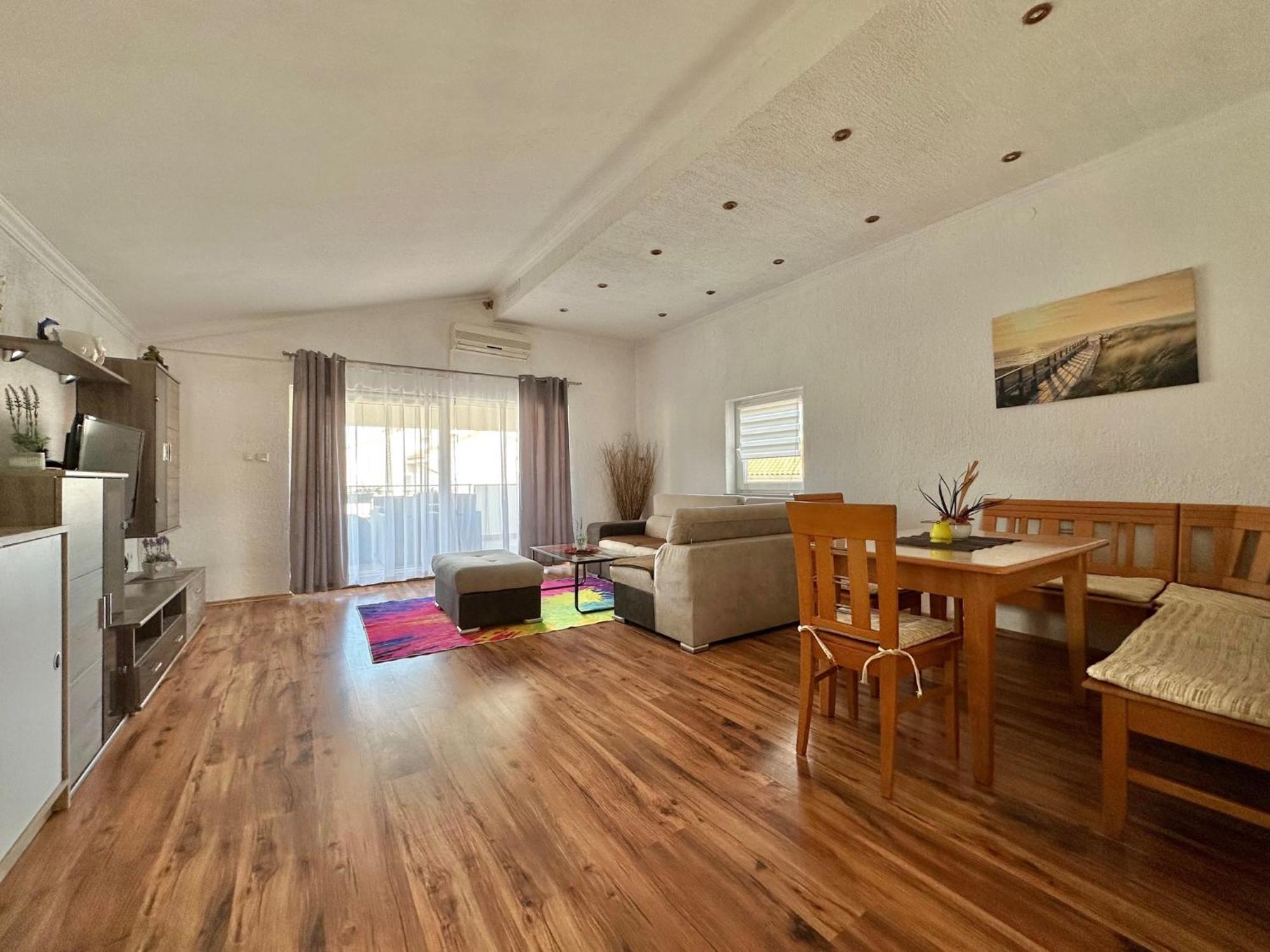 קרק Apartments Hajl מראה חיצוני תמונה