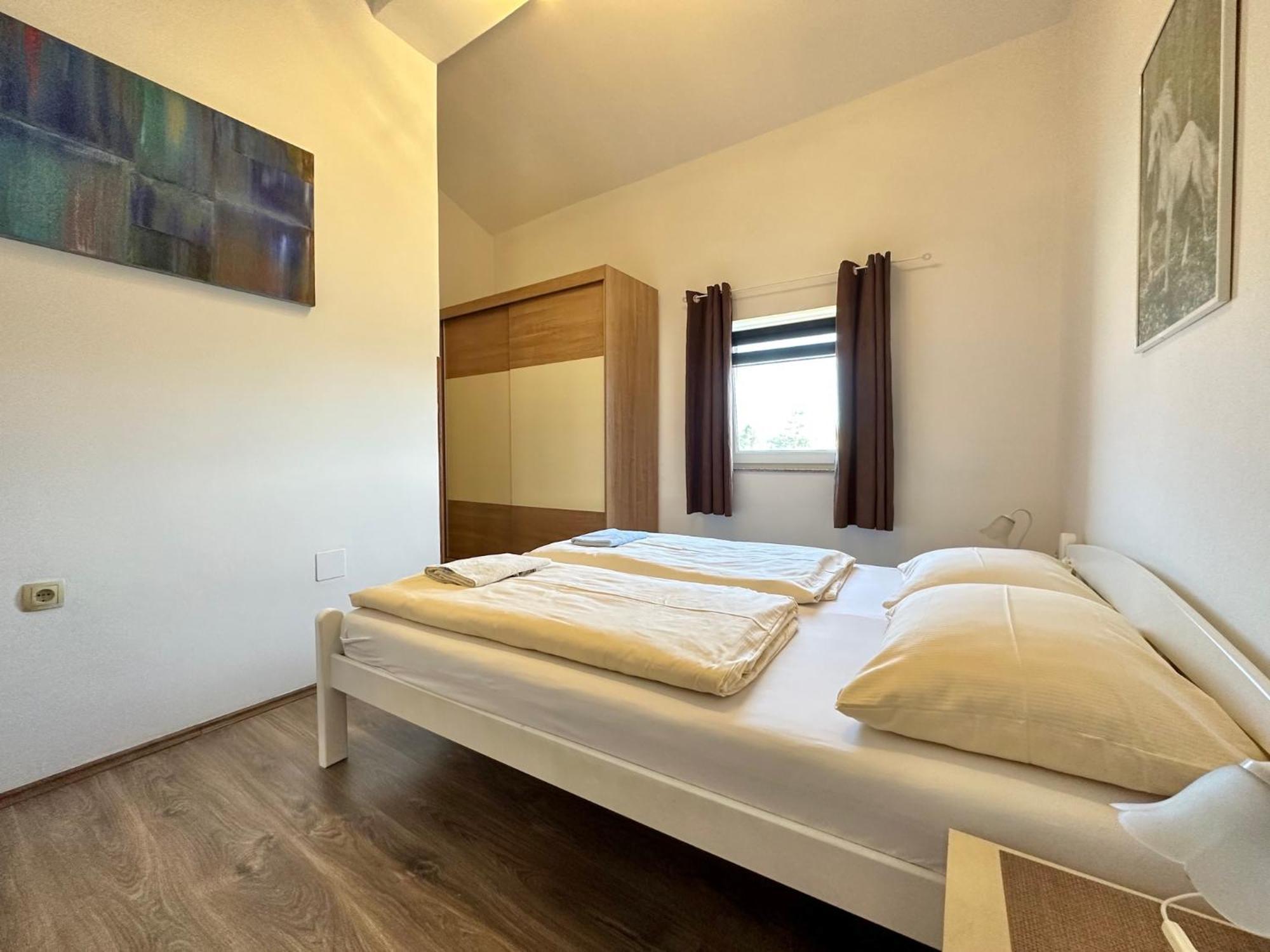 קרק Apartments Hajl מראה חיצוני תמונה