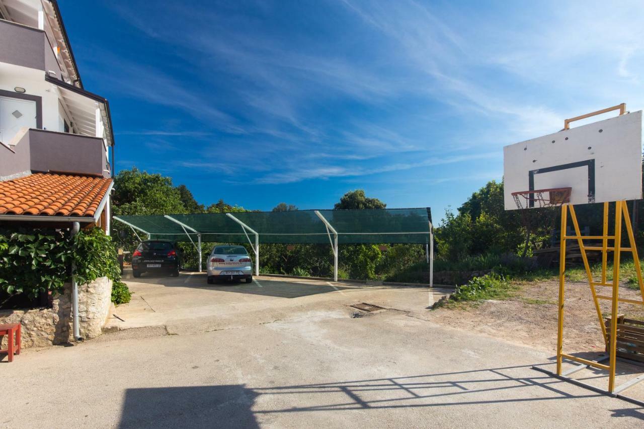 קרק Apartments Hajl מראה חיצוני תמונה